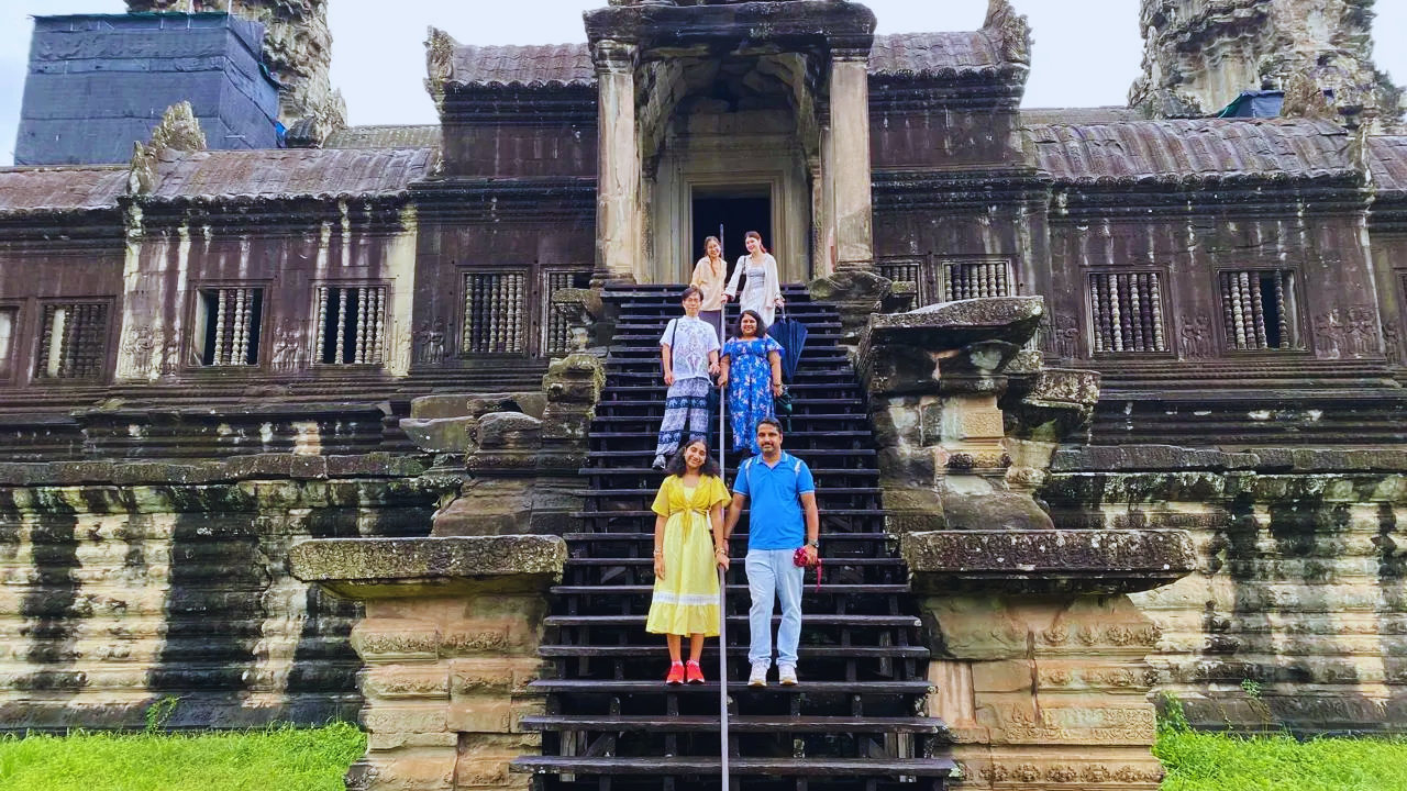Angkor wat ticket + guide + transportation