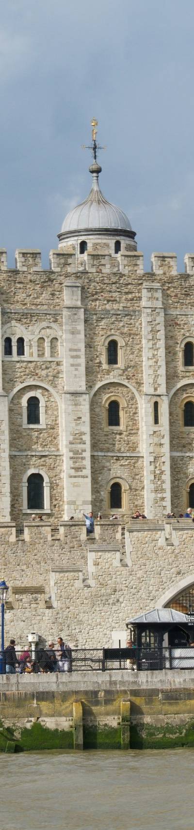 Tower of London and Historic Gems Guided Tour With Free eSIM