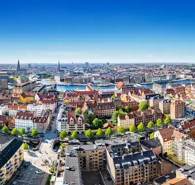 Explore Copenhagen's Iconic Landmarks Tour With Free eSIM