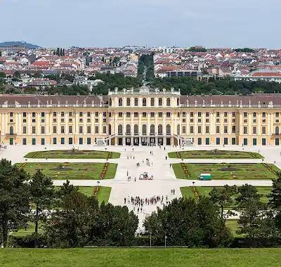 Vienna : Schonbrunn Palace Guided Tour with Free eSIM