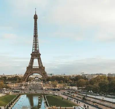 Paris City Highlights : Iconic Landmarks Walking Tour