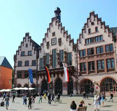 Discover Frankfurt's Best: Guided Walking Tour With Free eSIM
