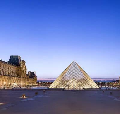 Louvre Museum Private Guided Tour in Paris With Free eSIM